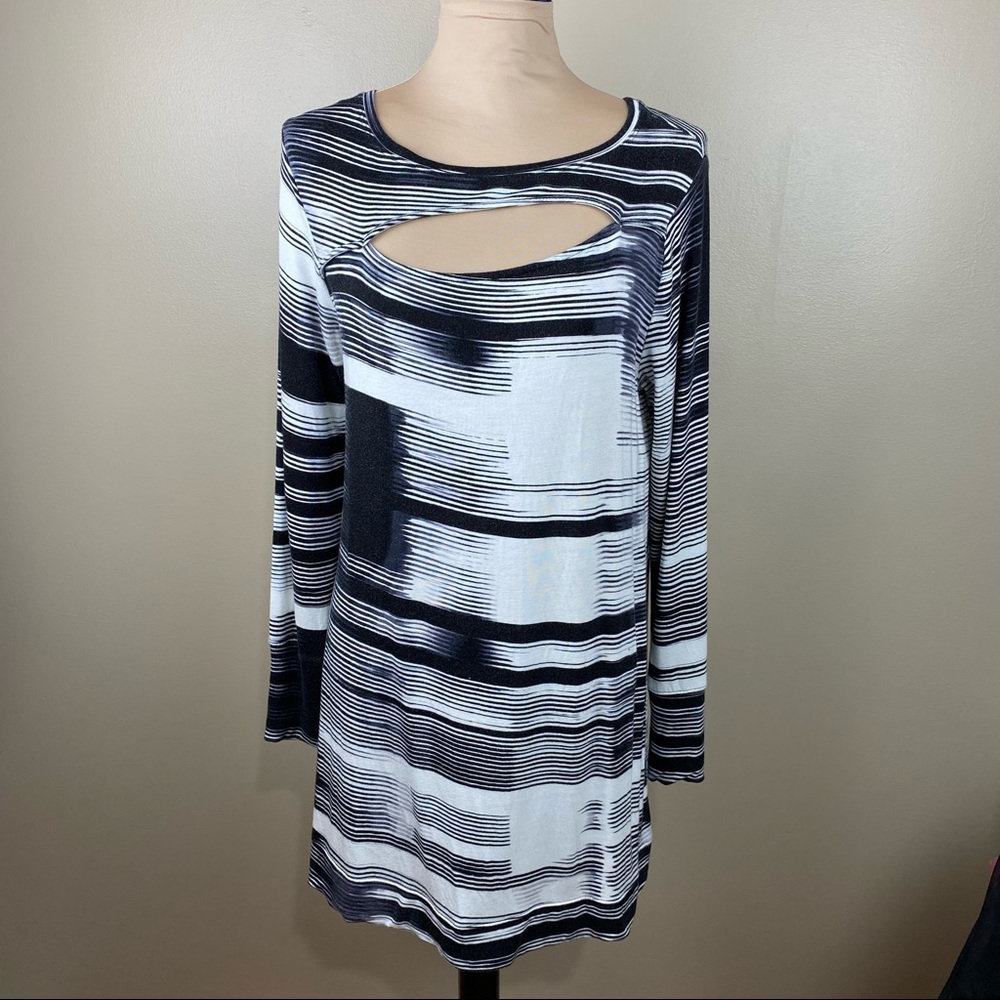 Soma geometric knee-length dress, size Medium, cutouts on front and back - Picture 1 of 6